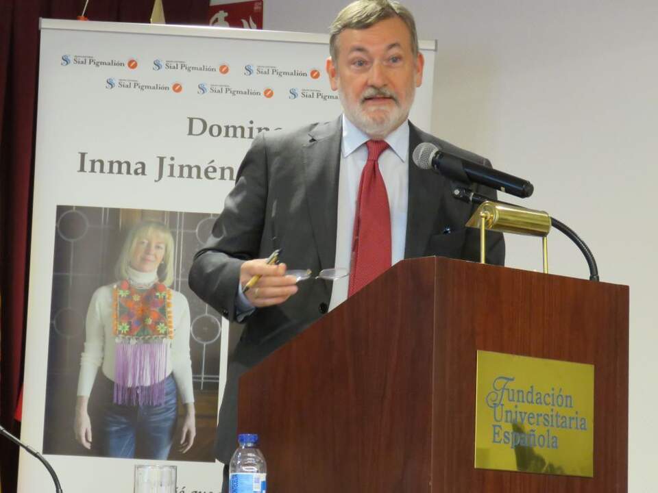 Rafael Rodríguez-Ponga, filólogo, escritor y prologuista de la obra
