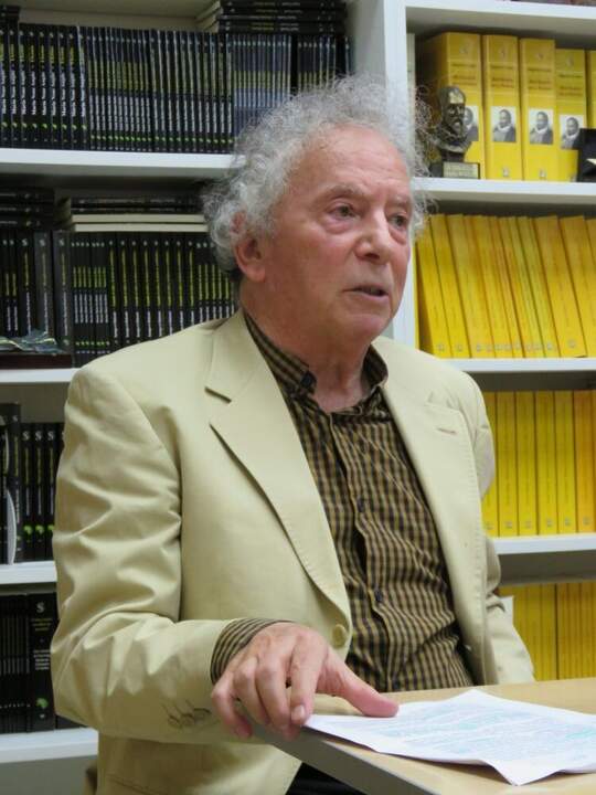 Francisco Gutiérrez Carbajo, Catedrático de la UNED. Director de la colección teatral Candilejas de Pigmalión