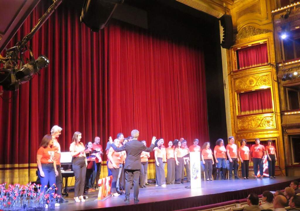 Actuación del Coro Titular del Teatro de la Zarzuela, dirigido por Antonio Fauró
