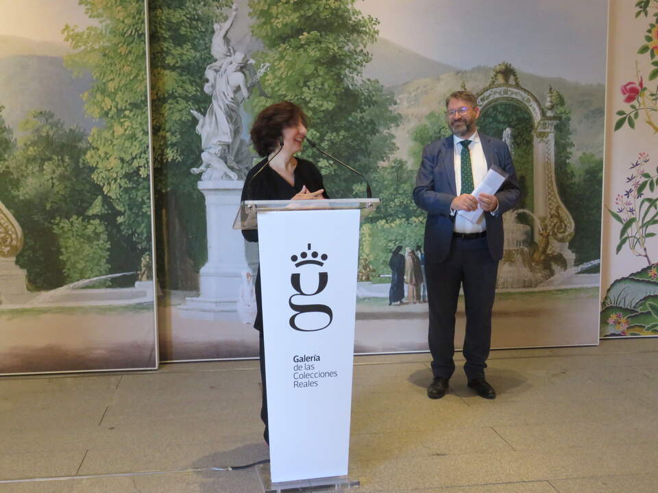 El director de la Galería de las Colecciones Reales, Víctor Cageao e Isabel María Rodríguez Marco