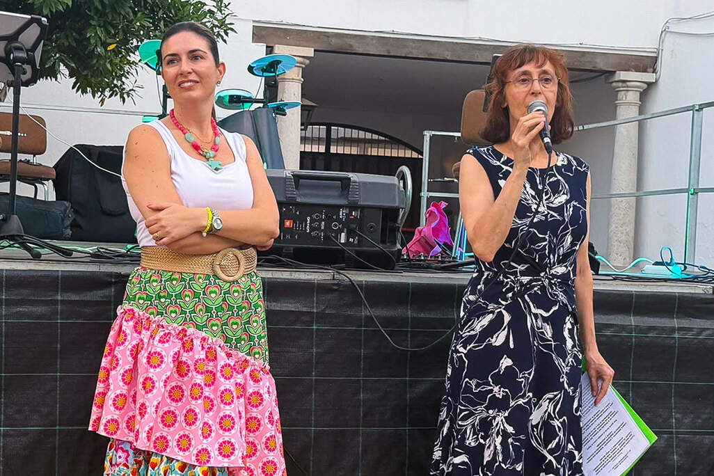 La edil Virginia López y la responsable técnico de la UP, María Dolores Garcia-Minguillán