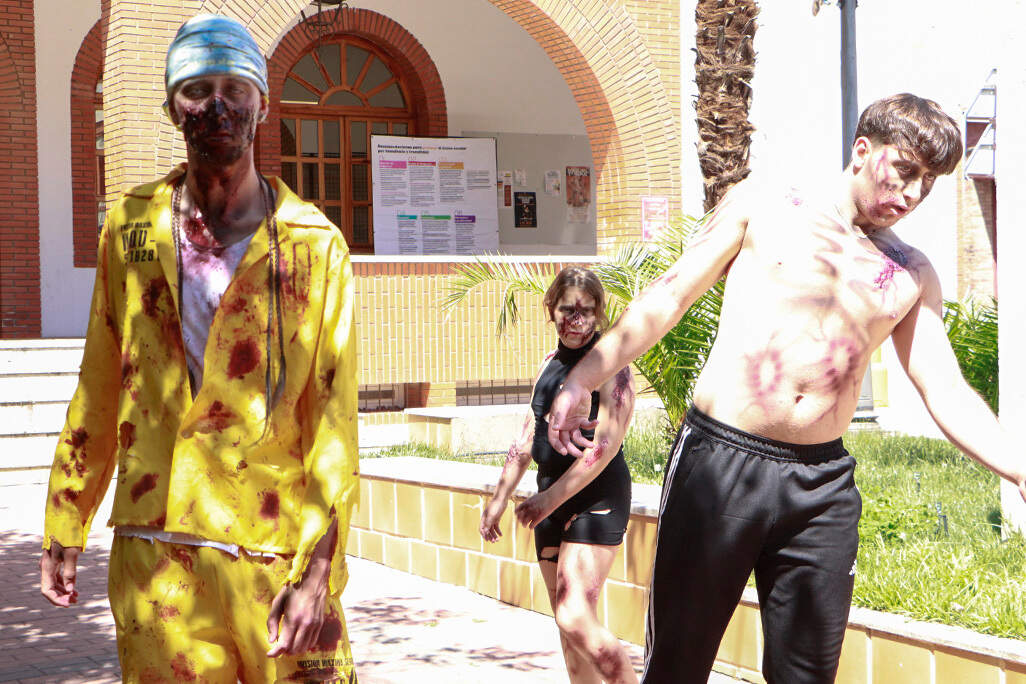 Alguno de los zombis que ya hoy han querido inspeccionar el terreno sobre el que revivirán el sábado 22 de agosto