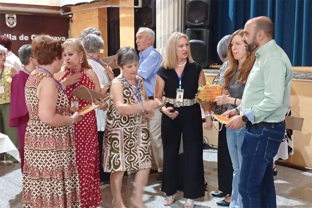 Momento de la entrega de reconocimientos a las voluntarias
