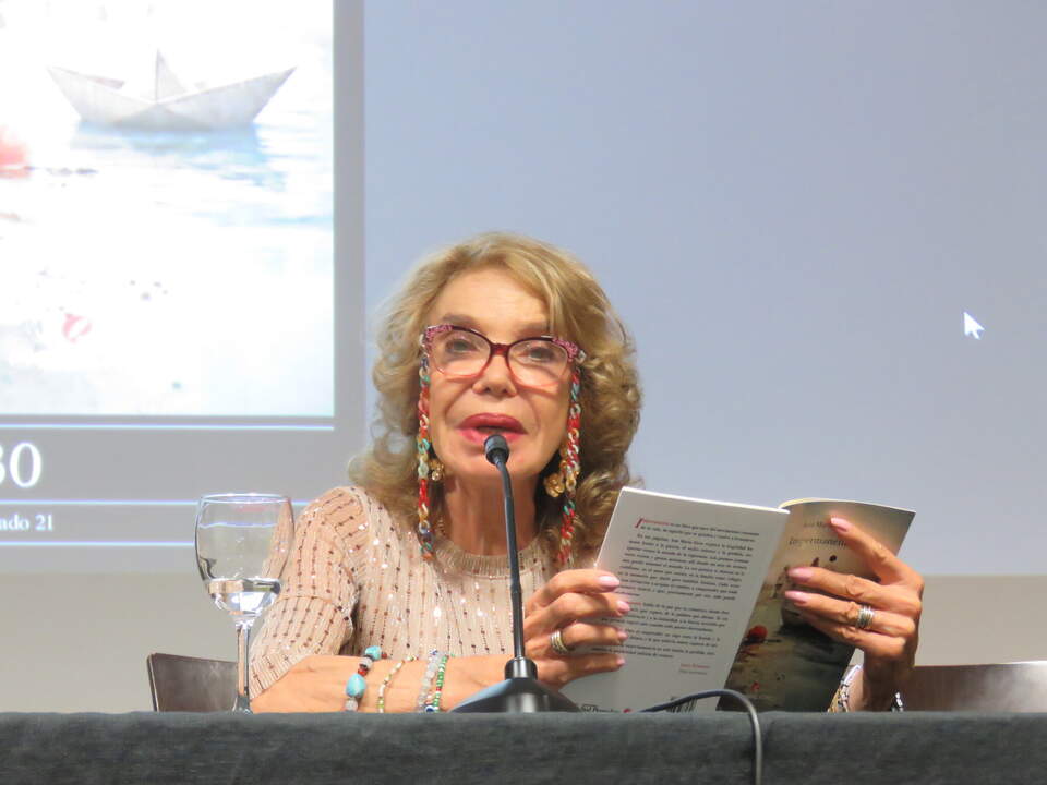 Bella Clara Ventura, escritora y poeta mexicocolomboisraelí, autora del prólogo de la obra