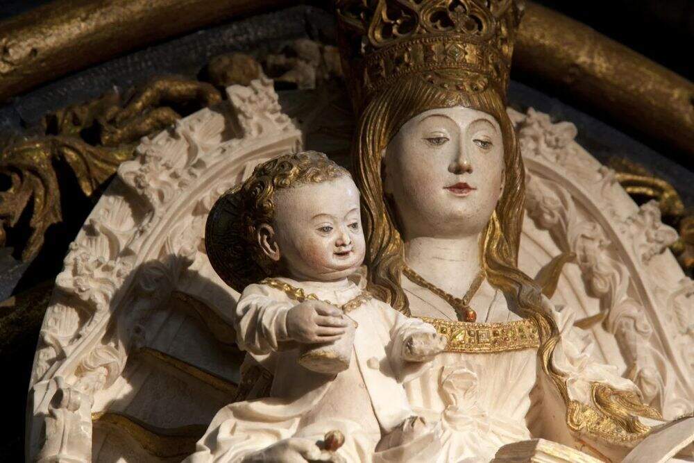 Virgen con el Niño, conocida como “Virgen del           Coro de Miraflores”, de Gil de Siloé